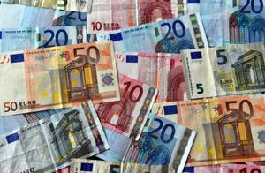 La Banque Centrale Européenne (BCE) a décidé de donner une nouvelle identité visuelle aux coupures en euros.
