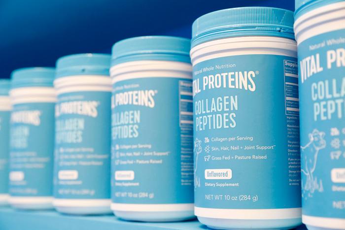 Vue des produits à base de peptides de collagène de Vital Proteins lors du lancement de la boutique éphémère « Feed Your Beauty » de Vital Proteins à Soho, New York, le 5 septembre 2018.