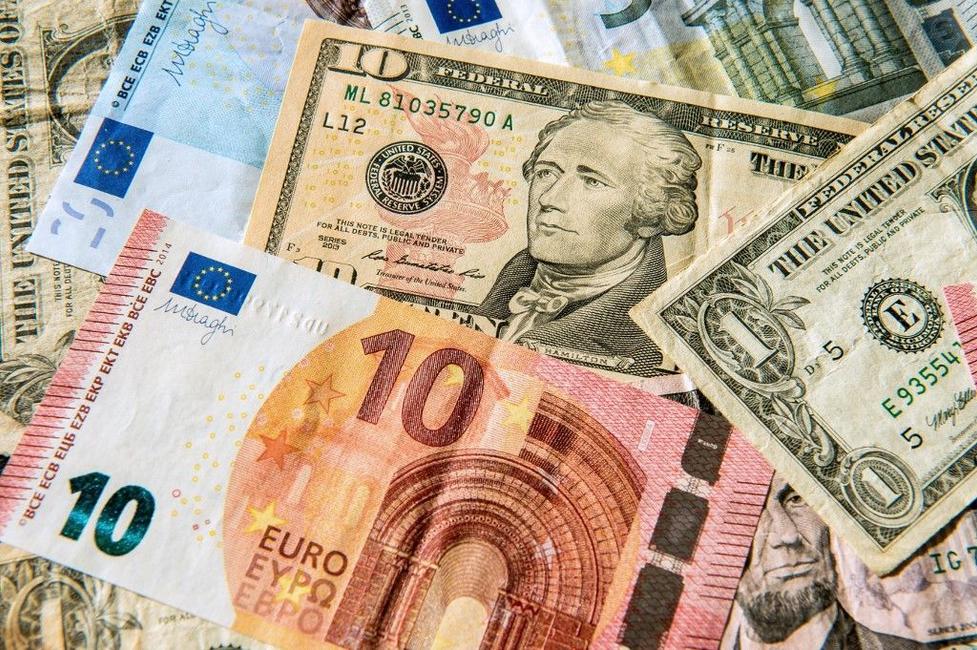dollar euro monnaie billets AFP