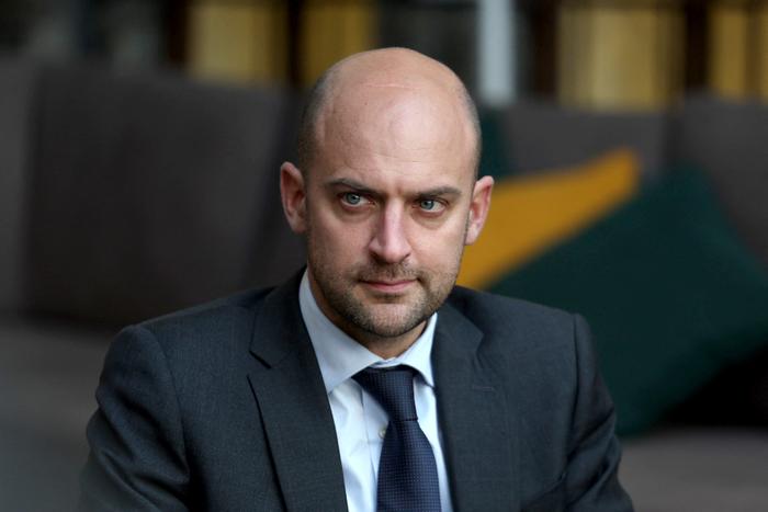 Le ministre français des Affaires étrangères Jean-Noël Barrot rencontre des représentants de la société civile syrienne à Damas, le 3 janvier 2025.