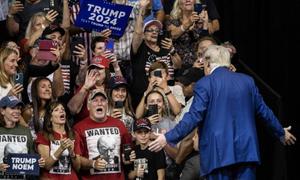 Donald Trump lors d'un meeting politique des Républicains à Rapid City, dans le Dakota du Sud, le 8 septembre 2023.