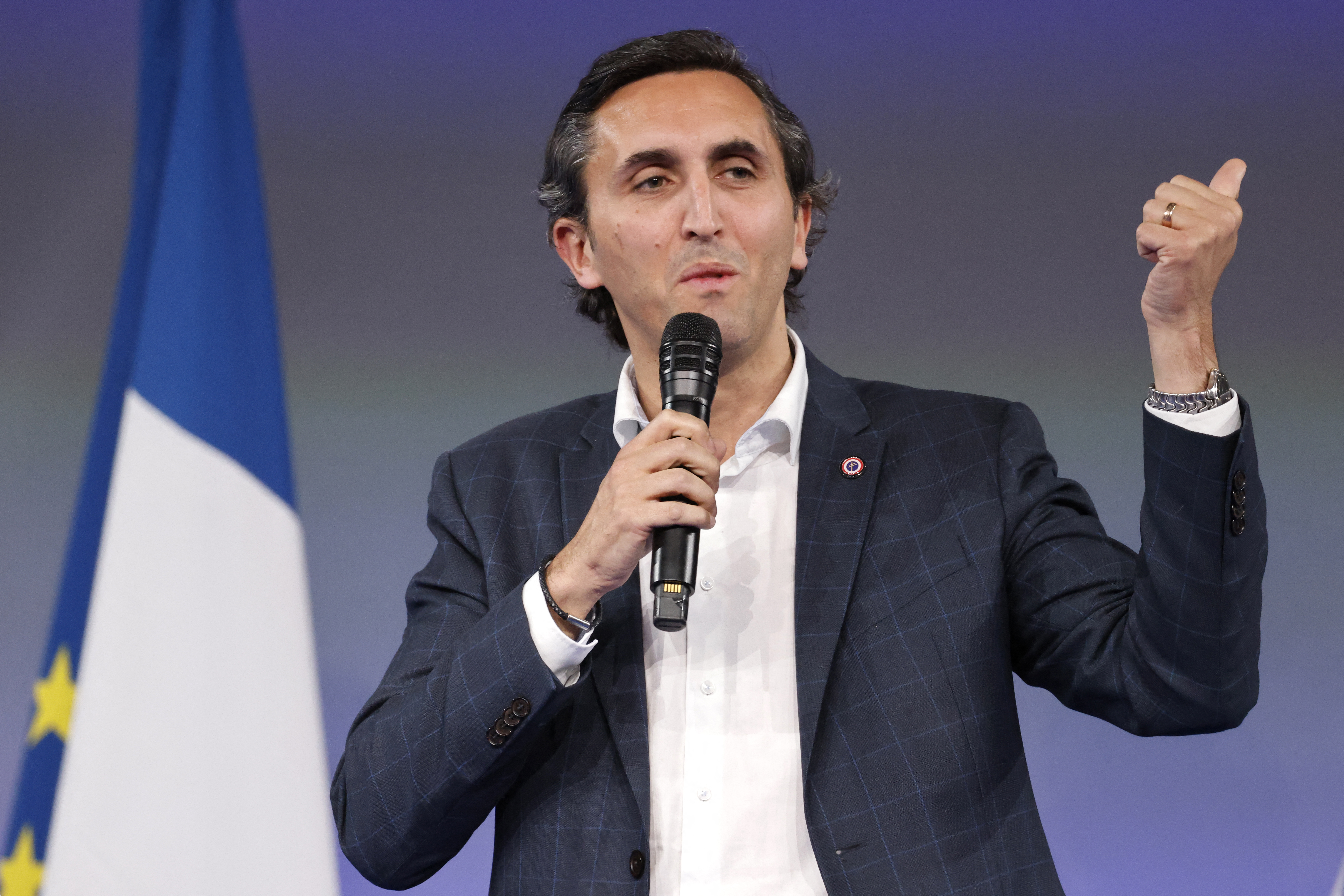 Julien Aubert : « Il faut faire l'union de tous ceux qui aiment la France pour gagner »