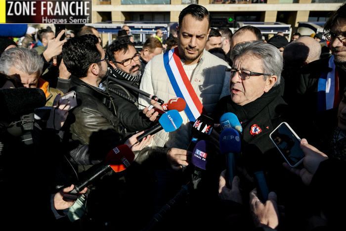 Jean-Luc Mélenchon et Sébastien Delogu sur le Vieux-Port de Marseille
