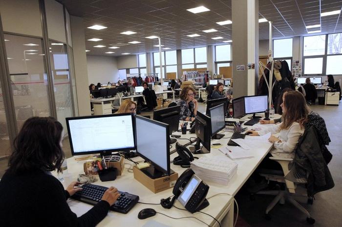 bureau entreprise open space AFP