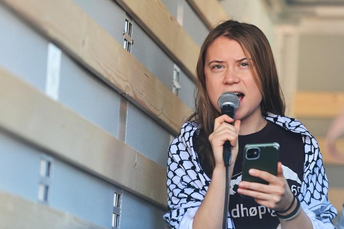 La militante suédoise pour le climat Greta Thunberg prononce un discours lors de la manifestation Fridays For Future à Milan, le 11 octobre 2024. (Image d'illustration)