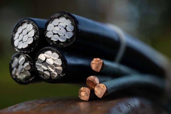 Un revêtement ultra-fin pour l’électronique, présenté comme une percée révolutionnaire, s’est révélé n’être qu’une illusion et voilà pourquoi les chercheurs se sont trompés pendant plus de dix ans