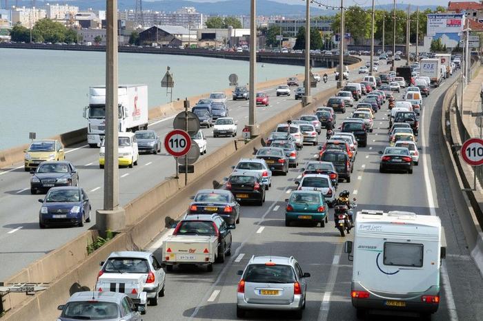 voitures trafic automobile route AFP