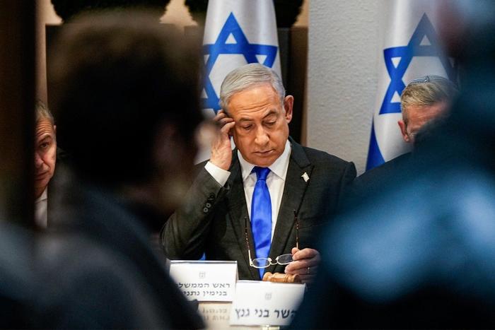 Benjamin Netanyahu à la base militaire Kirya, à Tel Aviv, le 24 décembre 2023