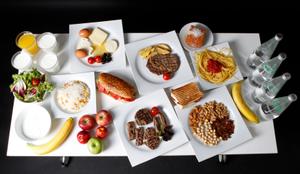 Différents plats de nourriture. (Image d'illustration)