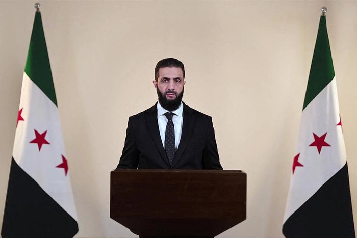 Le président par intérim de la Syrie, Ahmed al-Sharaa, s'exprimant à Damas le 9 mars 2025.