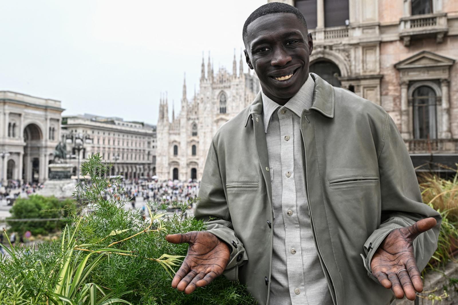 L'influenceur et TikToker Khaby Lame est photographié lors d'une interview avec l'AFP le 18 septembre 2024 à Milan.
