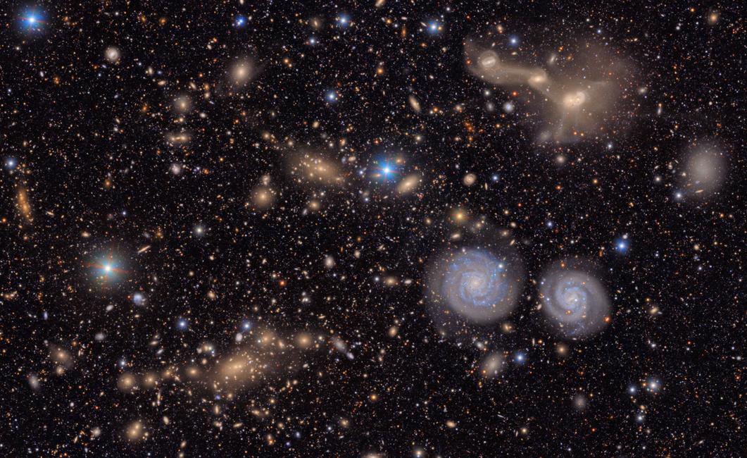 Une section de la vue complète de l'amas de la Vierge depuis l'observatoire Vera C. Rubin.