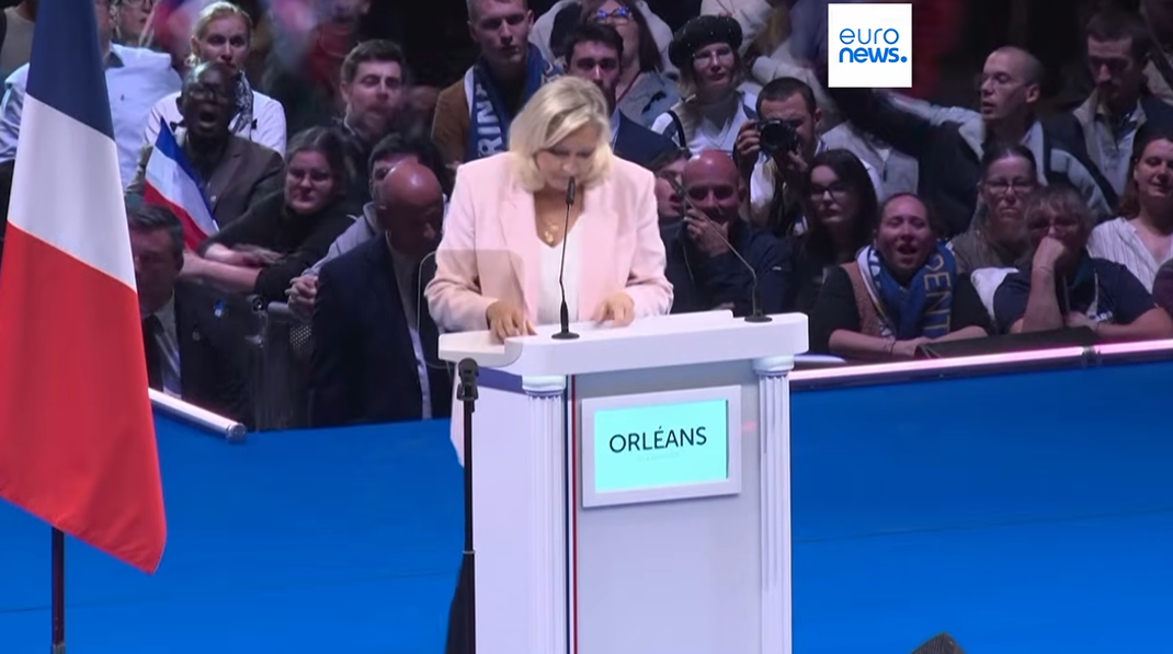 Marine Le Pen lance sa campagne à Orléans