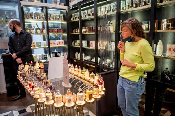 parfumerie magasin AFP