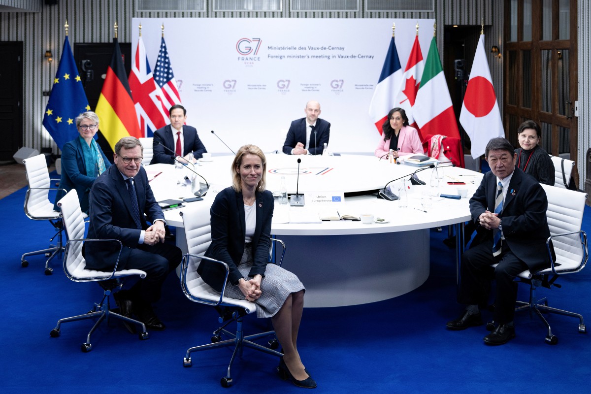 Une démission au sommet de la diplomatie européenne révèle la bataille rangée qui fait rage à Bruxelles