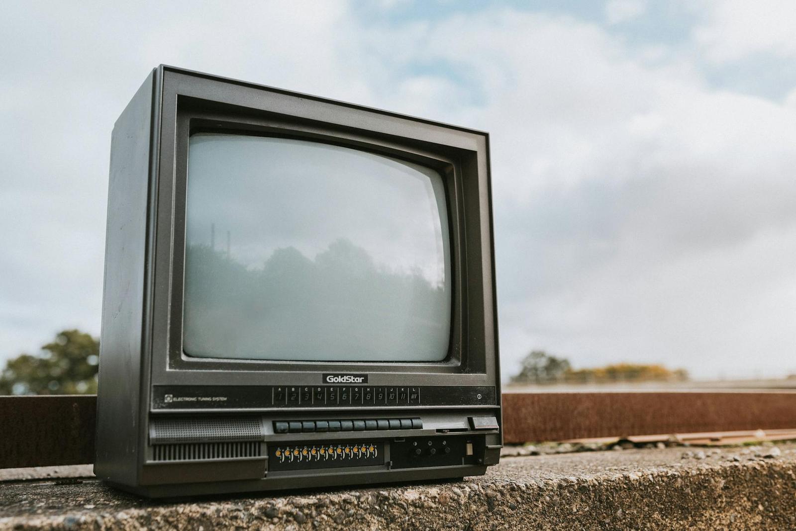 La popularité croissante de la télévision a conduit de nombreuses personnes à penser qu'elle provoquerait une crise en chaîne pour l'industrie cinématographique.