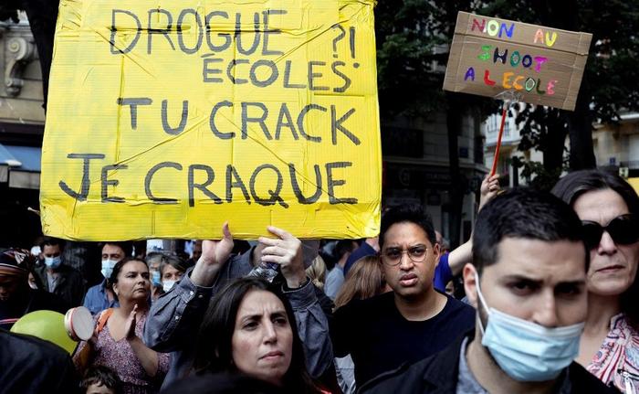 crack manifestation AFP