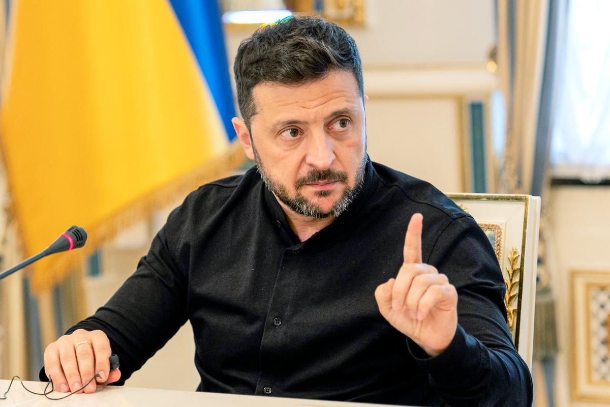 Le président ukrainien Volodymyr Zelensky s'adresse aux médias lors d'un point de presse à Kiev, le 4 juin 2025.