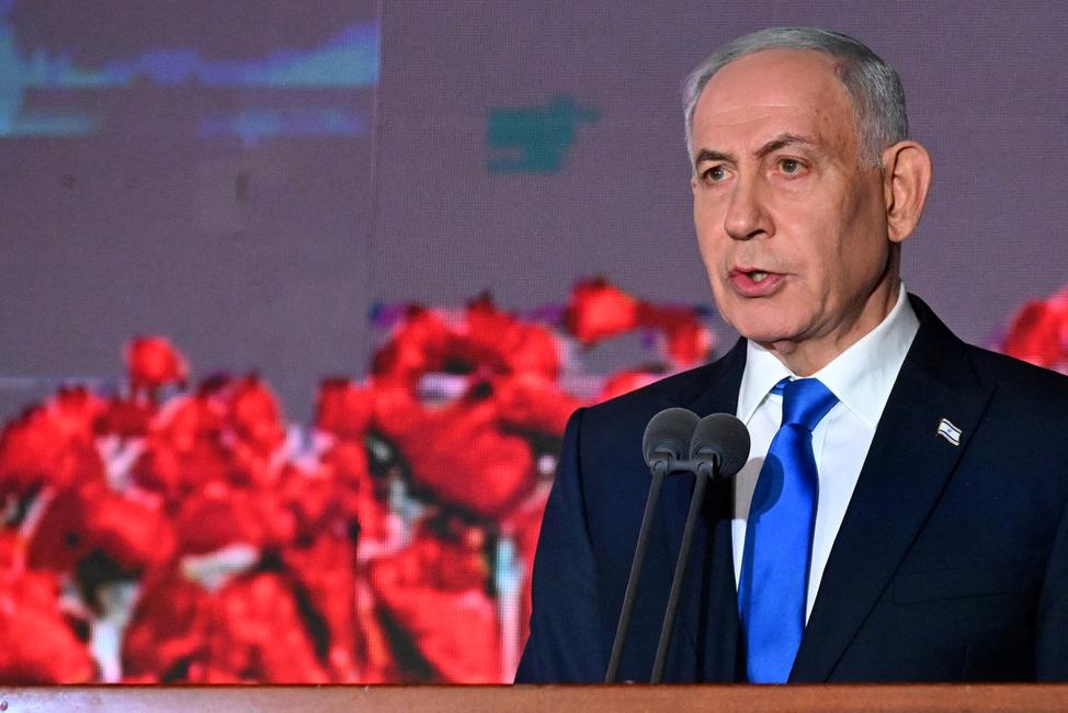 Le Premier ministre israélien Benjamin Netanyahu prend la parole lors de la cérémonie commémorative nationale marquant le troisième anniversaire de l'attaque du 7 octobre, au cimetière militaire du Mont Herzl à Jérusalem, le 5 octobre 2026. Le 5 octobre, M. Netanyahu a promis qu'il n'y aurait pas de règne du Hamas à Gaza, lors de cette commémoration marquant les trois ans de l'attaque perpétrée par le groupe militant le 7 octobre 2023.