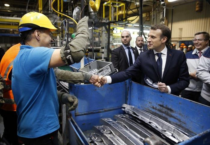 Emmanuel Macron industrie AFP