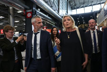 Marine Le Pen à Batimat : "Oh purée, c'est quoi encore cette histoire ?"