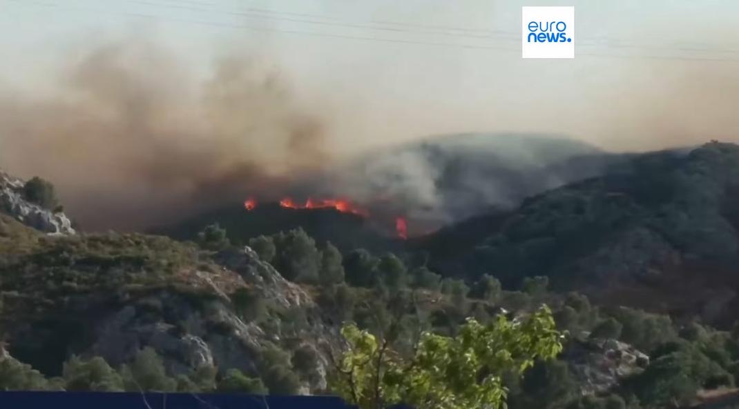 Les images de l'incendie qui touche Marseille ce mercredi 7 juillet 2025.