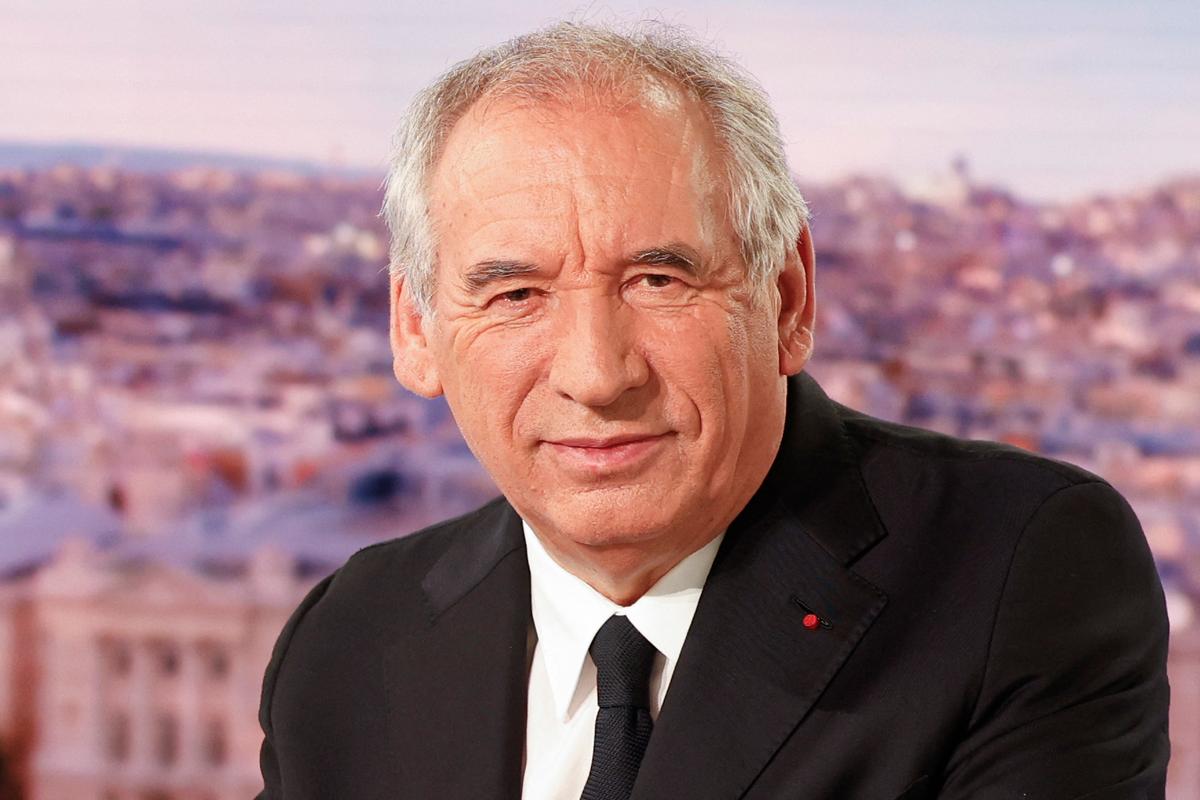 François Bayrou, Premier ministre français, avant son interview au JT de TF1, à Boulogne-Billancourt, le 27 août 2025. Il a annoncé qu’il demanderait un vote de confiance le 8 septembre, malgré un Parlement fracturé et l’opposition unanime de la gauche et de l’extrême droite. (Image d'illustration)