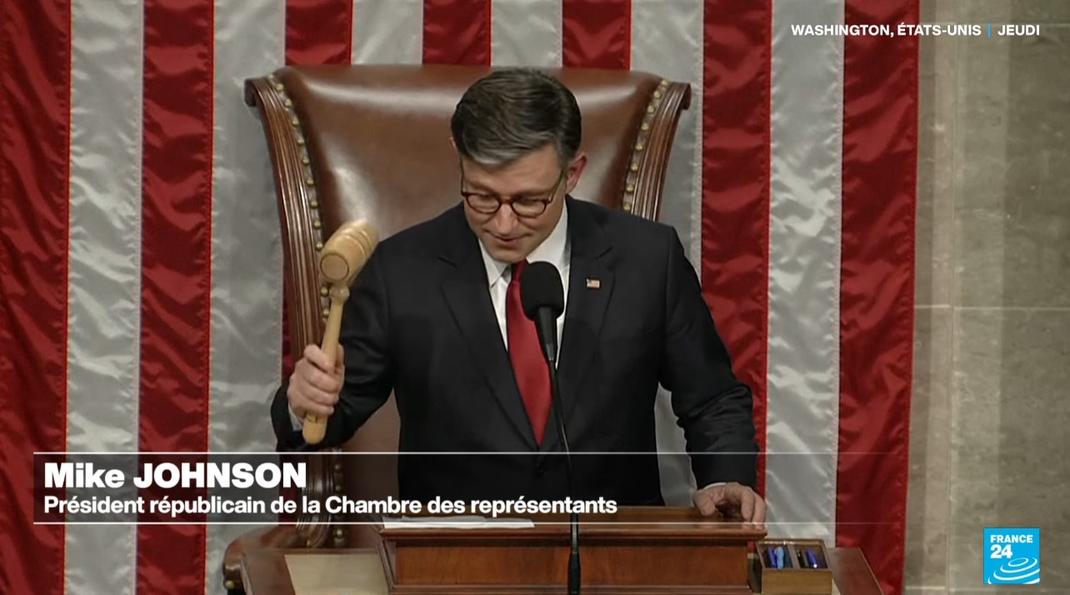 La Big Beautiful Bill de Donald Trump est déclarée adoptée par Mike Johnson, président des républicains à la chambre des représentants, le 3 juillet 2025.
