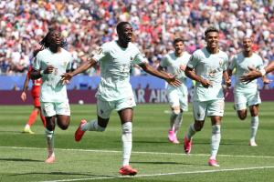L'attaquant français Ousmane Dembélé (n° 7), célèbre le troisième but de son équipe avec le milieu de terrain Manu Koné et l'attaquant Désiré Doué lors du match de football du Groupe I de la Coupe du monde 2026 entre la Norvège et la France au Boston Stadium de Foxborough, le 26 juin 2026.