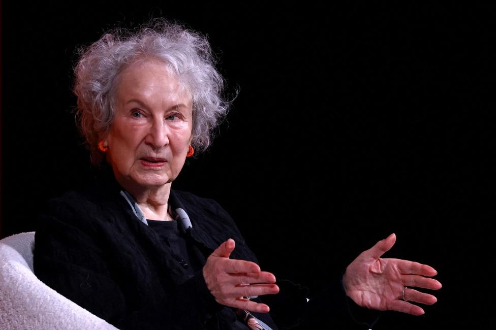 Margaret Atwood s'exprime sur scène lors du sommet TIME100 2024 au Jazz at Lincoln Center, le 24 avril 2024 à New York.