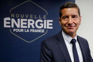 David Lisnard, président de l'Association des maires de France (AMF) et maire de Cannes, pose lors de la cérémonie d'inauguration du siège de son nouveau mouvement « Nouvelle Énergie » à Paris, le 3 octobre 2023.
