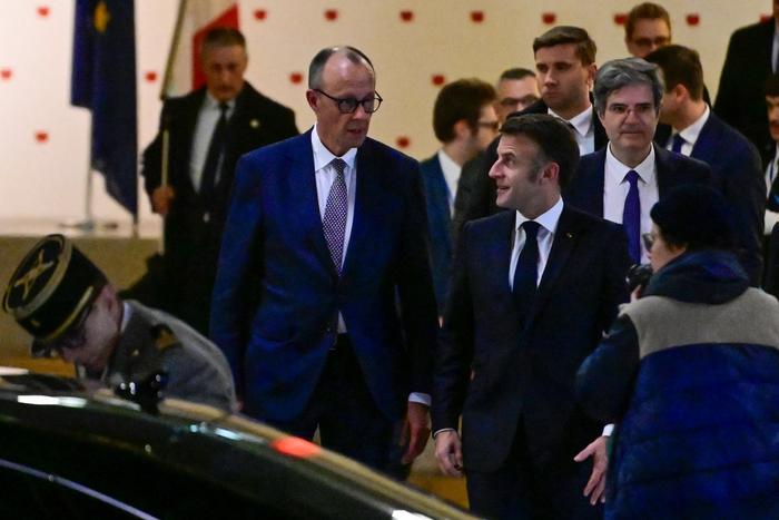 Friedrich Merz et Emmanuel Macron à l'ambassade de France à Berlin, le 18 mars 2025