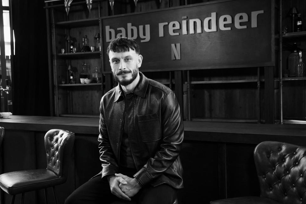 Richard Gadd assiste à la séance photo FYSEE Showcase de Netflix pour "Baby Reindeer" au TUDUM Theatre, le 2 novembre 2024 à Hollywood, Californie.