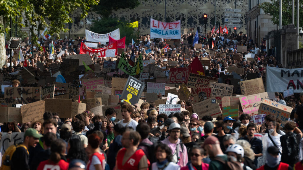 « Revendications légitimes » des manifestants : il n'y a pas de réserve d'argent, il faudra travailler plus ou dépenser moins