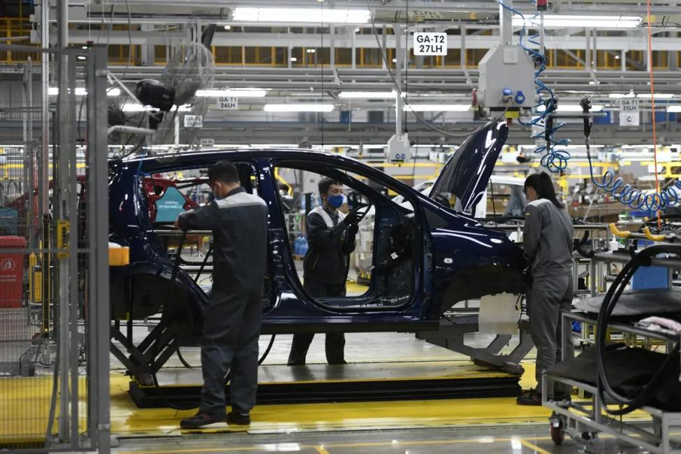 Les députés européens se prononcent en faveur d’un assouplissement des règles imposées aux constructeurs automobiles en matière d'émissions de CO2