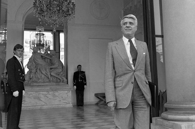 Le ministre du Travail Robert Boulin Au Palais de l'Elysée, le 26 septembre 1979, après avoir participé au conseil des ministres.