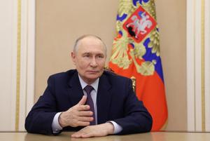 Le président russe Vladimir Poutine lors d'une allocution vidéo dans le cadre du Forum international des transports et de la logistique à Moscou, le 1er avril 2026.