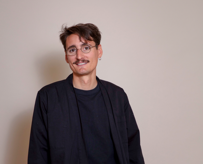 Pierre Adrian vient de publier Le pays des étés. 