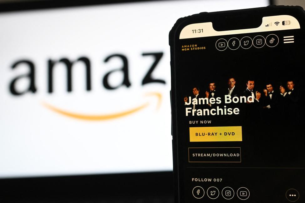 La crainte est que, sous la direction d'Amazon, Bond suive le même chemin que d'autres propriétés médiatiques bien-aimées, telles que Star Wars et Marvel.
