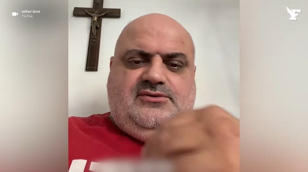 Près de deux mois après le meurtre d’Ashur Sarnaya, chrétien irakien réfugié à Lyon et poignardé en direct sur TikTok, les autorités françaises ont obtenu l’extradition du principal suspect.