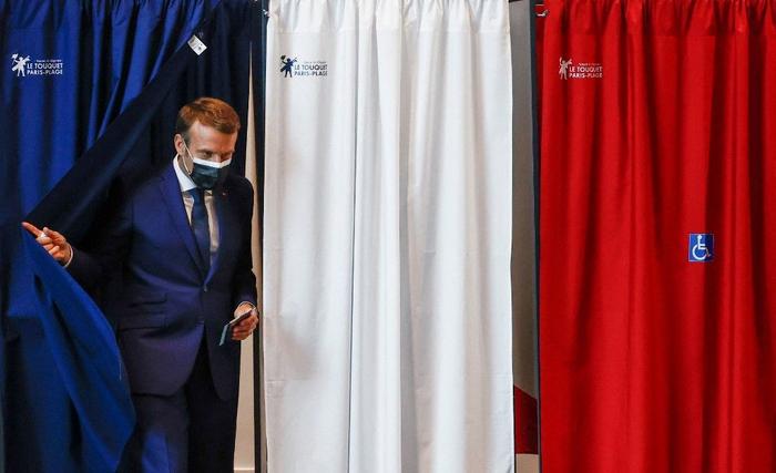 Emmanuel Macron vote AFP