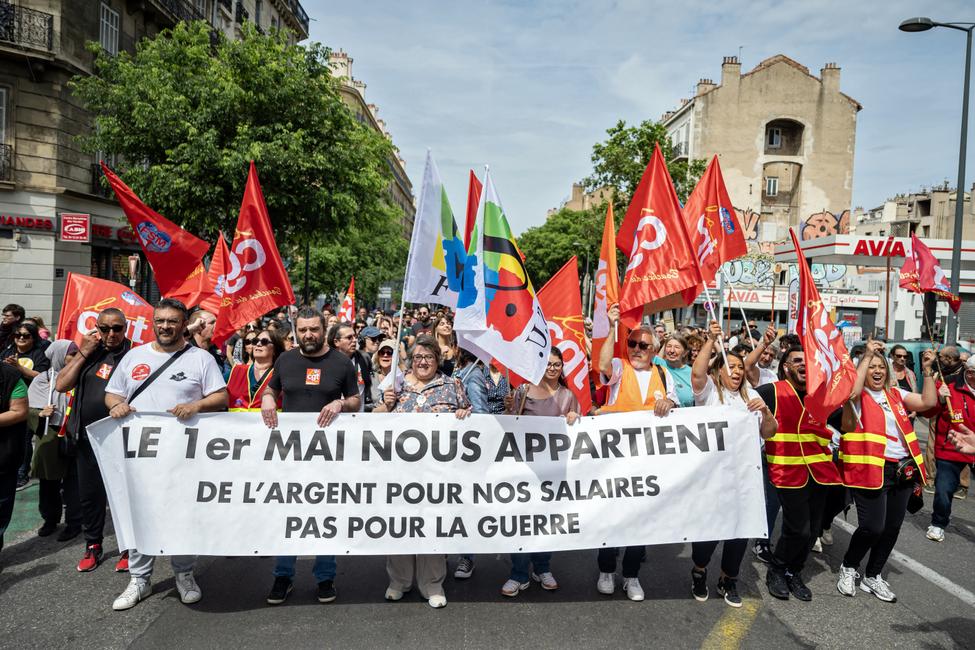 Des membres de la Confédération générale du travail (CGT) lors d'un rassemblement organisé à Marseille à l'occasion de la Journée internationale des travailleurs, le 1er mai 2026. 