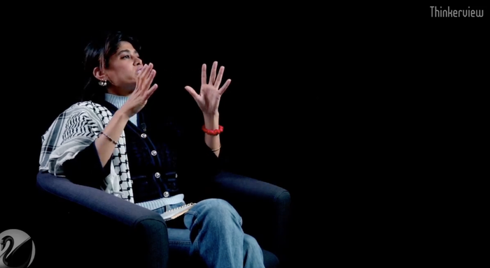 Rima Hassan, apologue en fauteuil