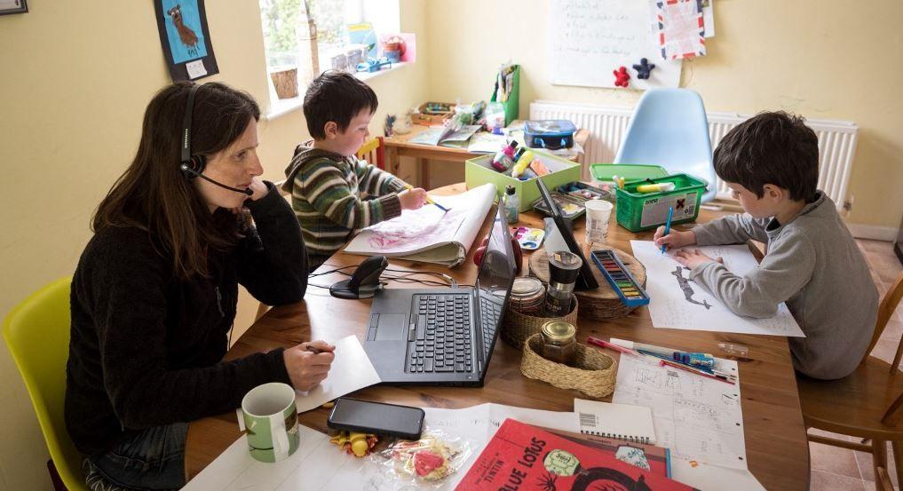 télétravail famille AFP
