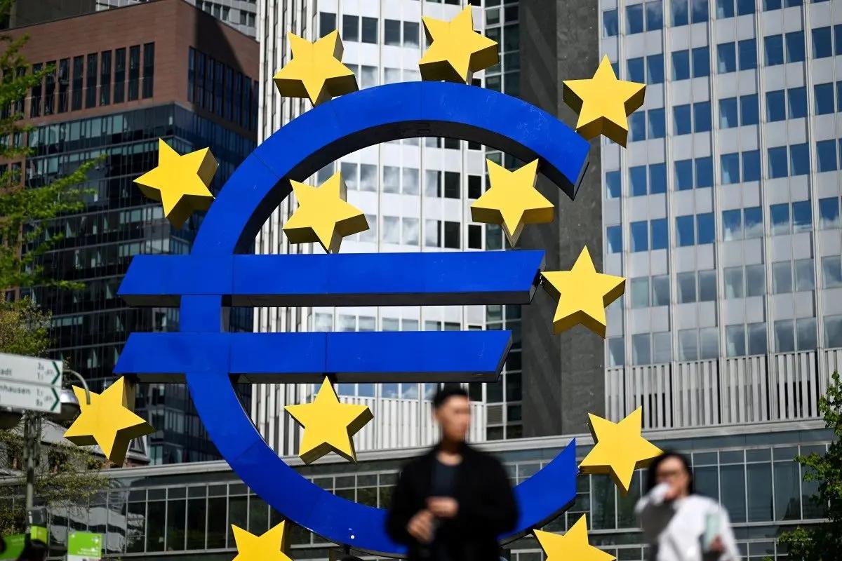 Le gouverneur de la Banque de France François Villeroy de Galhau a appelé vendredi à l'accélération du projet d'euro numérique