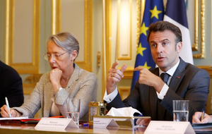 Emmanuel Macron et Elisabeth Borne lors du Conseil des ministres.