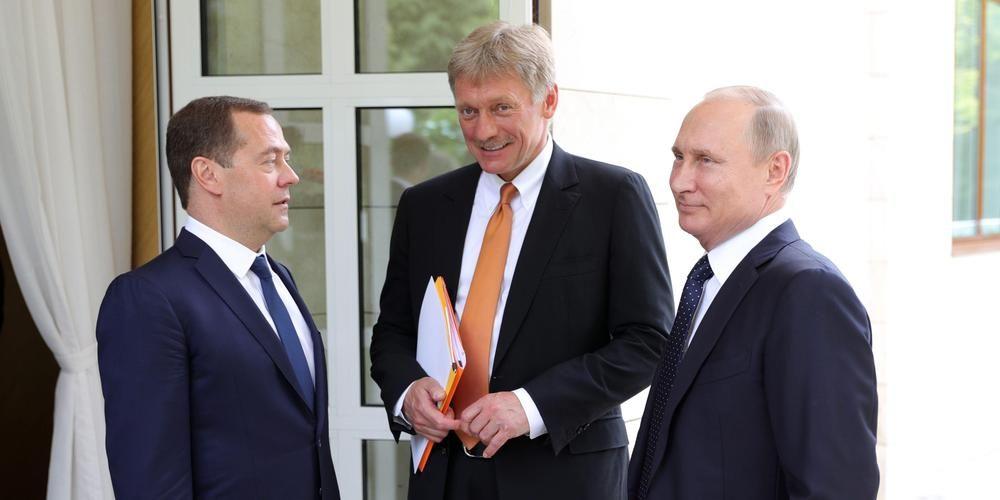 Vladimir Poutine Dmitri Peskov AFP