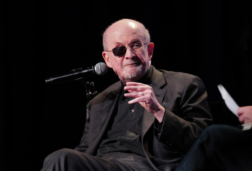 Salman Rushdie lors du Festival du New Yorker 2025 au Webster Hall le 25 octobre 2025 à New York.