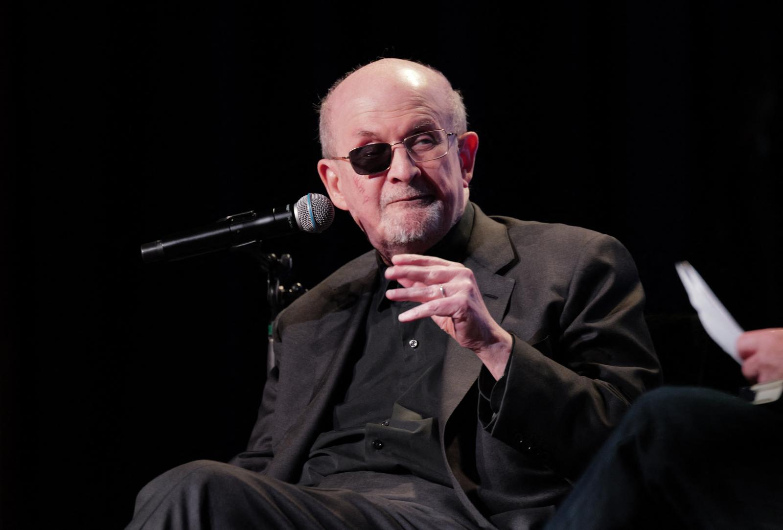 Salman Rushdie lors du Festival du New Yorker 2025 au Webster Hall le 25 octobre 2025 à New York.