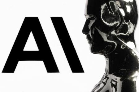 Cette photographie montre une figurine devant le logo de la société américaine de recherche et de sécurité en intelligence artificielle Anthropic, le 13 février 2026.